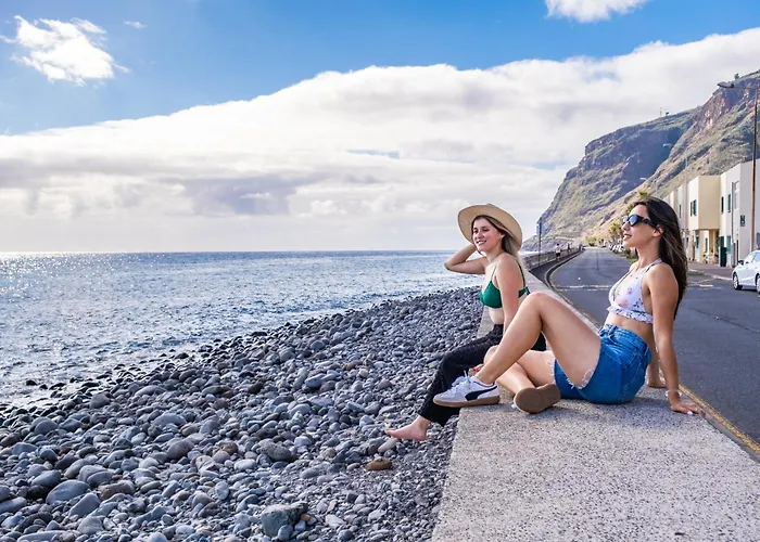 Seaside Sunset By Homie Apartmán