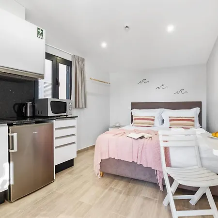 Seaside Sunset By Homie Apartamento